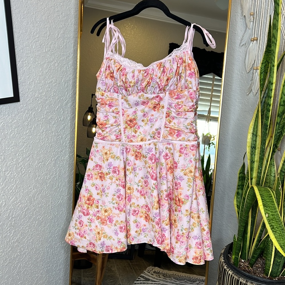 House of CB ‘Alejandra’ Light Lavender Floral Mini Dress NWOT - Picture 6 of 9